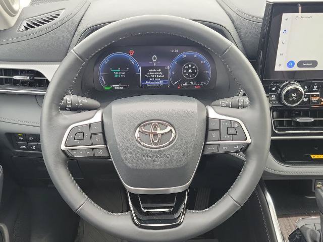 Used 2025 Toyota Highlander Platinum AWD/4WD image 29