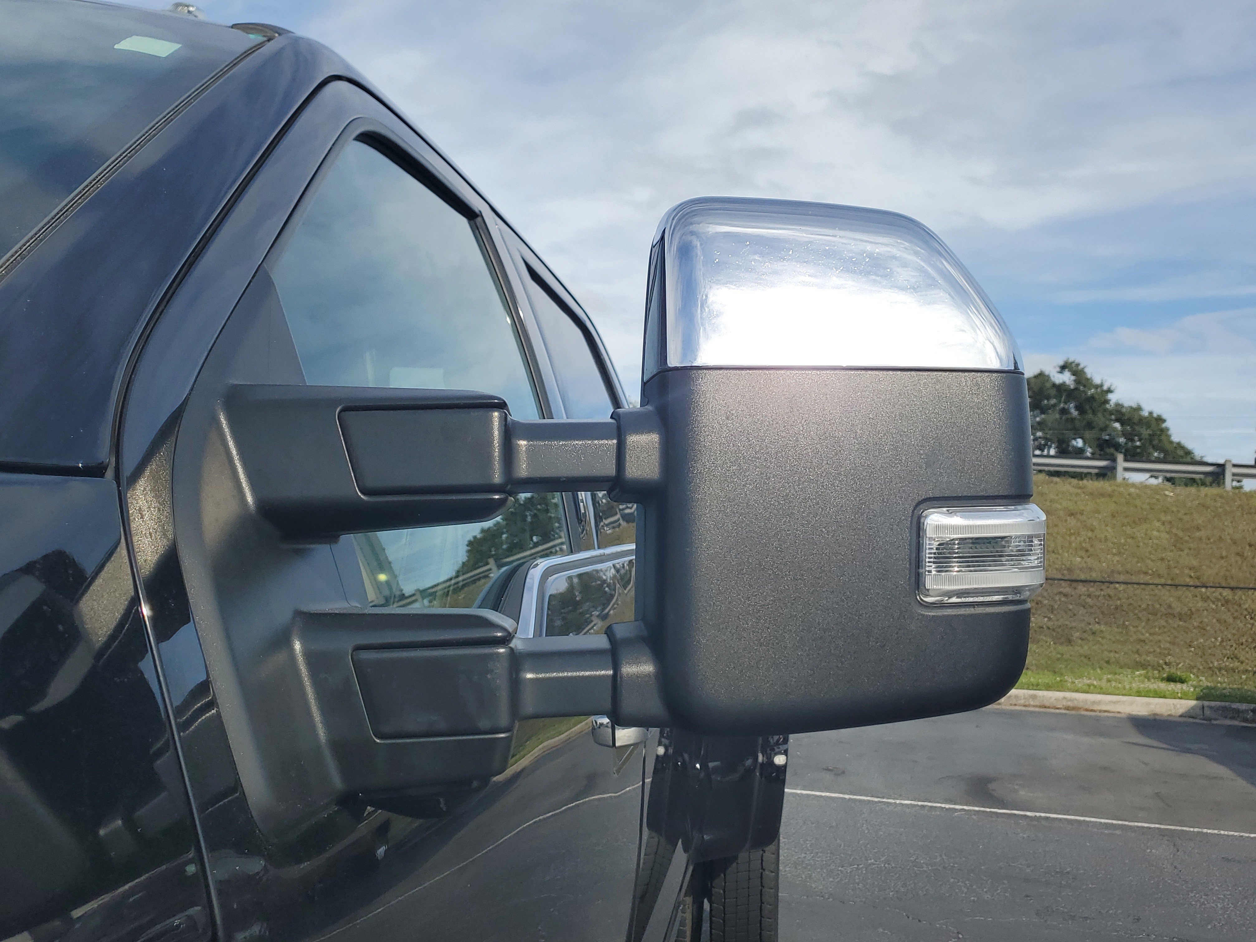 Certified 2022 Ford F450 Platinum w/ FX4 Off-Road Package image 4