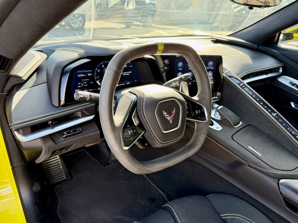 Used 2021 Chevrolet Corvette Stingray Premium Cpe w/ Z51 Performance Package image 9