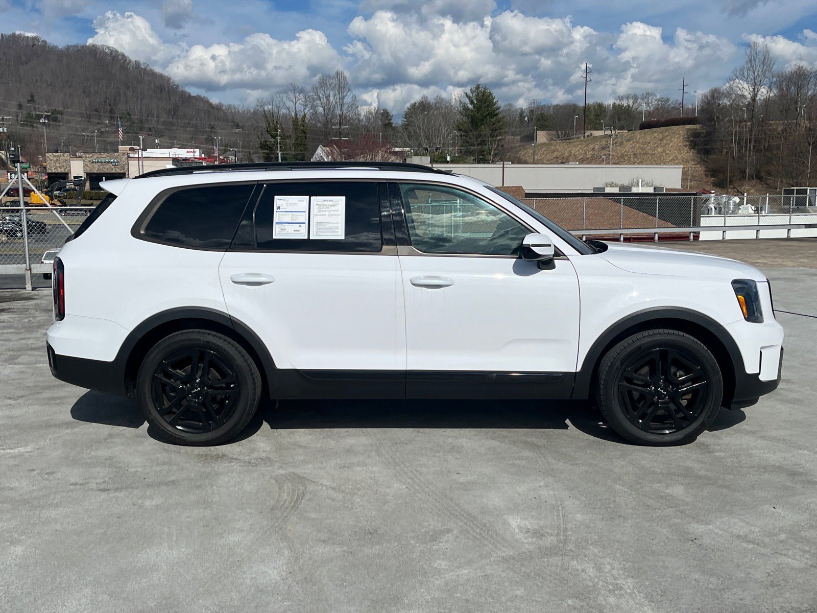 Used 2024 Kia Telluride SX Prestige X-Line image 2