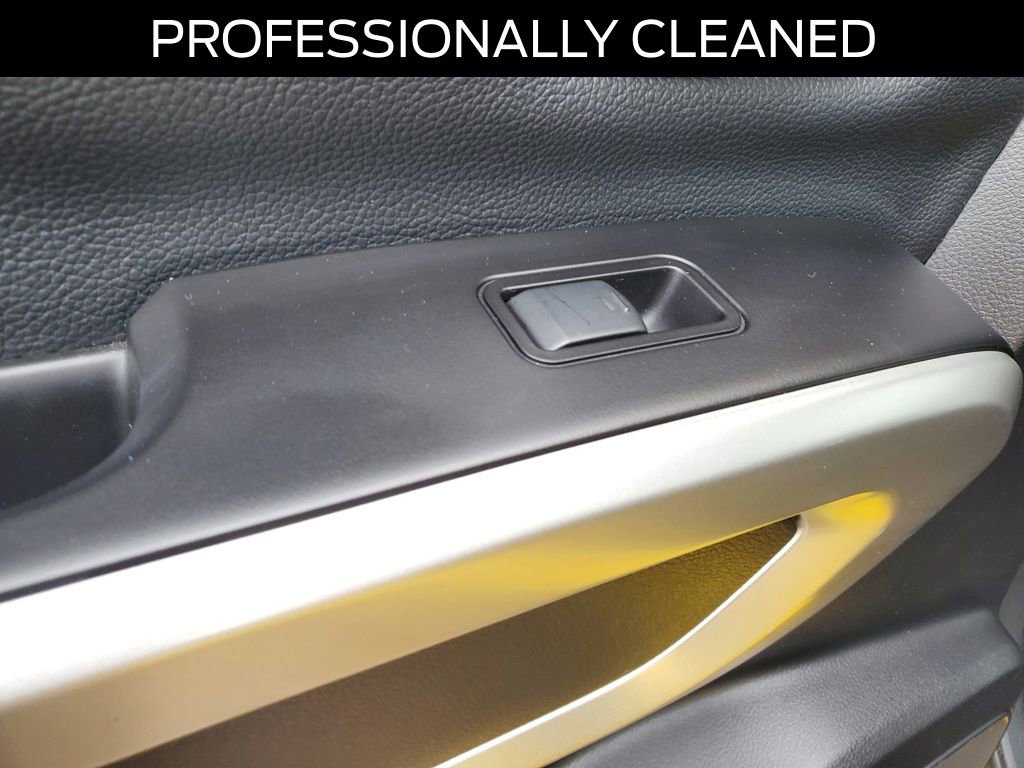 Used 2018 Nissan Titan PRO-4X w/ Pro-4x Utility Package image 12