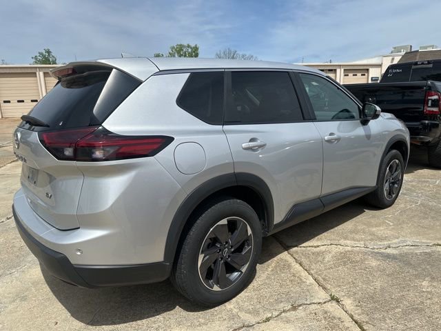 Used 2024 Nissan Rogue SV FWD image 2