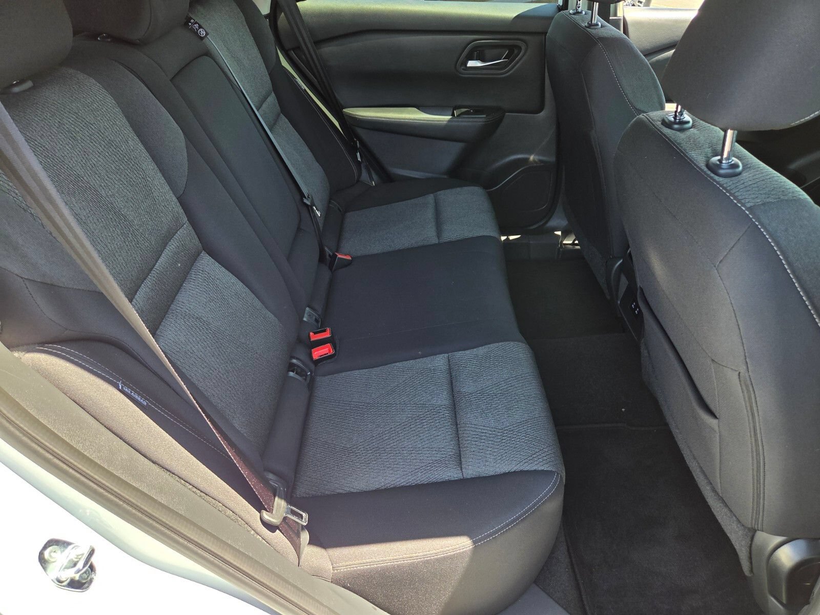 Used 2024 Nissan Rogue SV FWD image 14