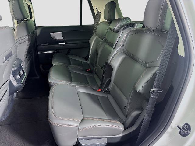 Certified 2025 Ford Expedition Active AWD/4WD image 25