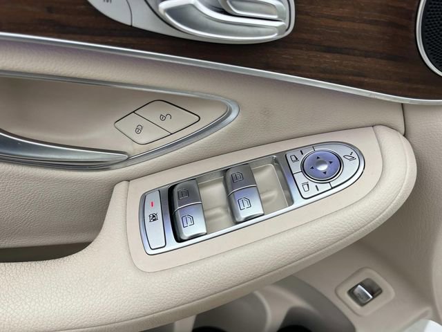 Used 2021 Mercedes-Benz GLC 300 GLC 300 image 29