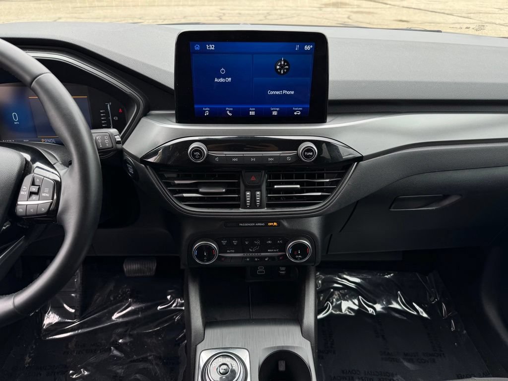 Certified 2024 Ford Escape Active AWD/4WD image 2