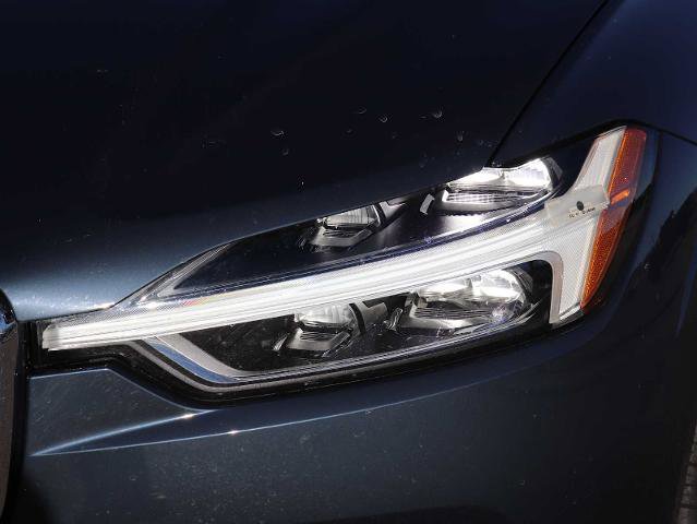 Used 2021 Volvo XC60 T5 Momentum w/ Advanced Package image 10