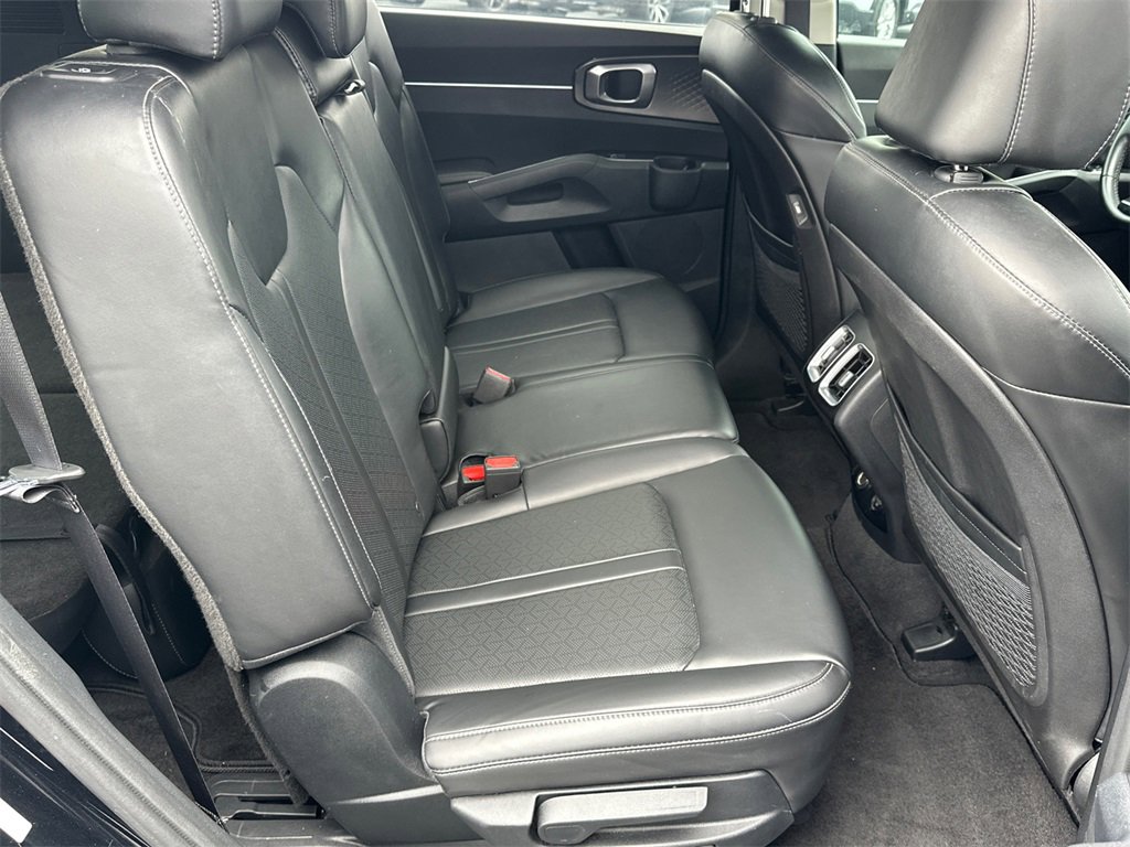 Used 2023 Kia Sorento S w/ Panoramic Sunroof Package image 15