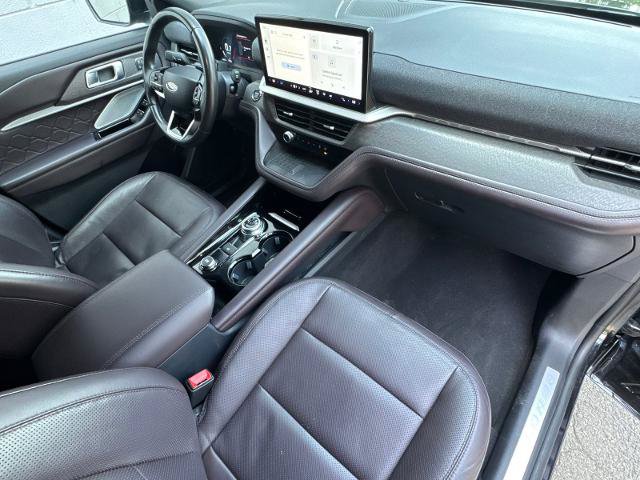 Certified 2025 Ford Explorer Platinum w/ LUX Leather Package AWD/4WD image 40