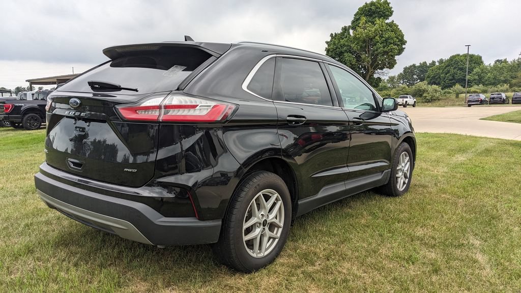 Certified 2024 Ford Edge SEL w/ Convenience Package AWD/4WD image 3