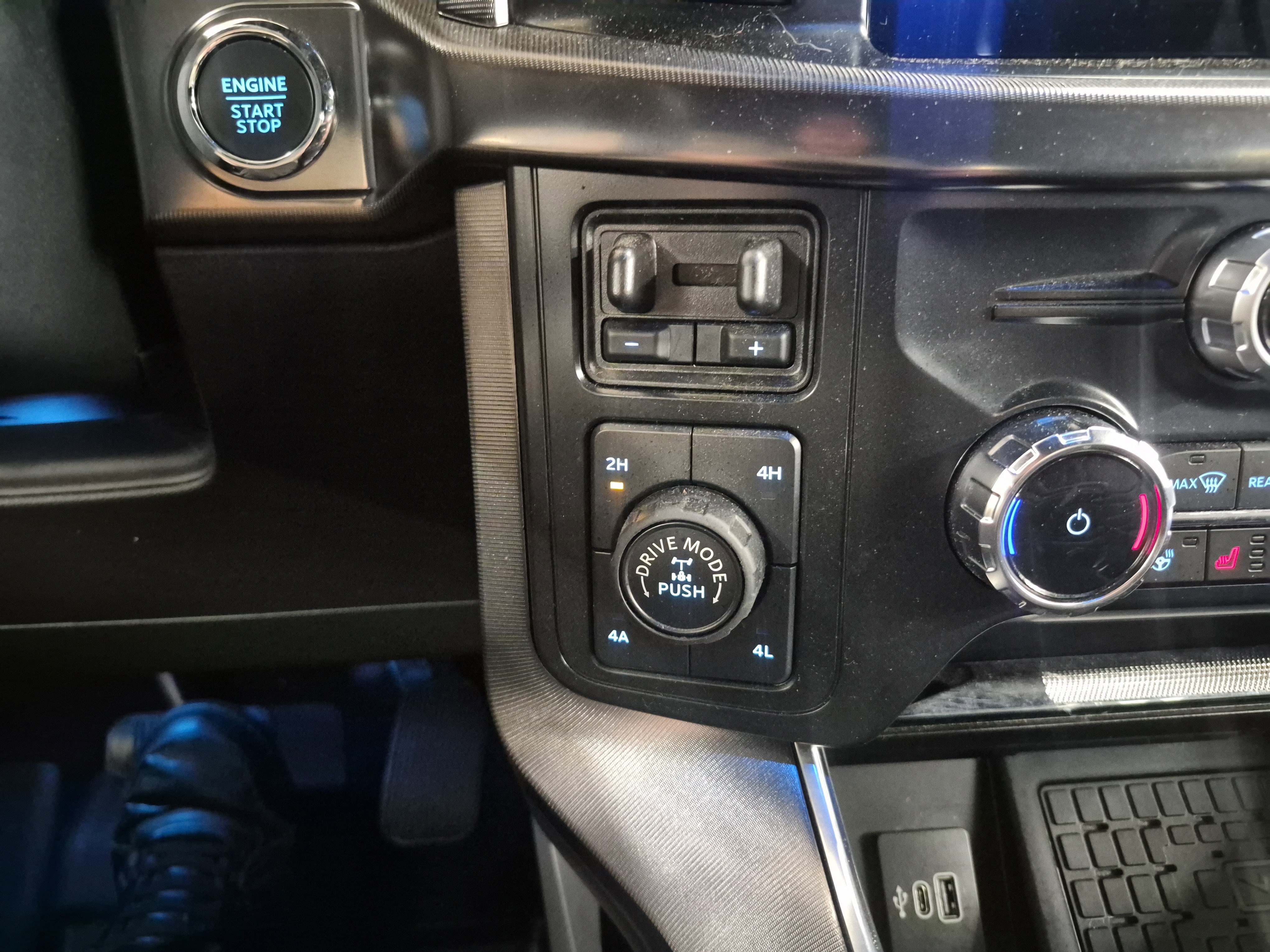 Certified 2025 Ford F150 Platinum AWD/4WD image 37