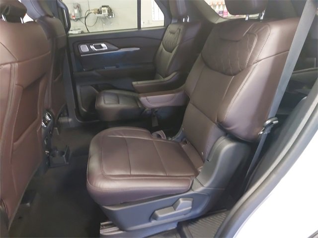 Certified 2025 Ford Explorer Platinum w/ Ultimate Package image 14