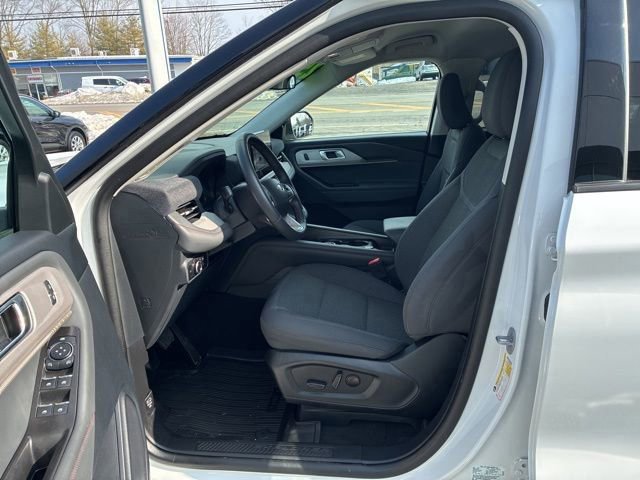 Certified 2025 Ford Explorer Active image 15