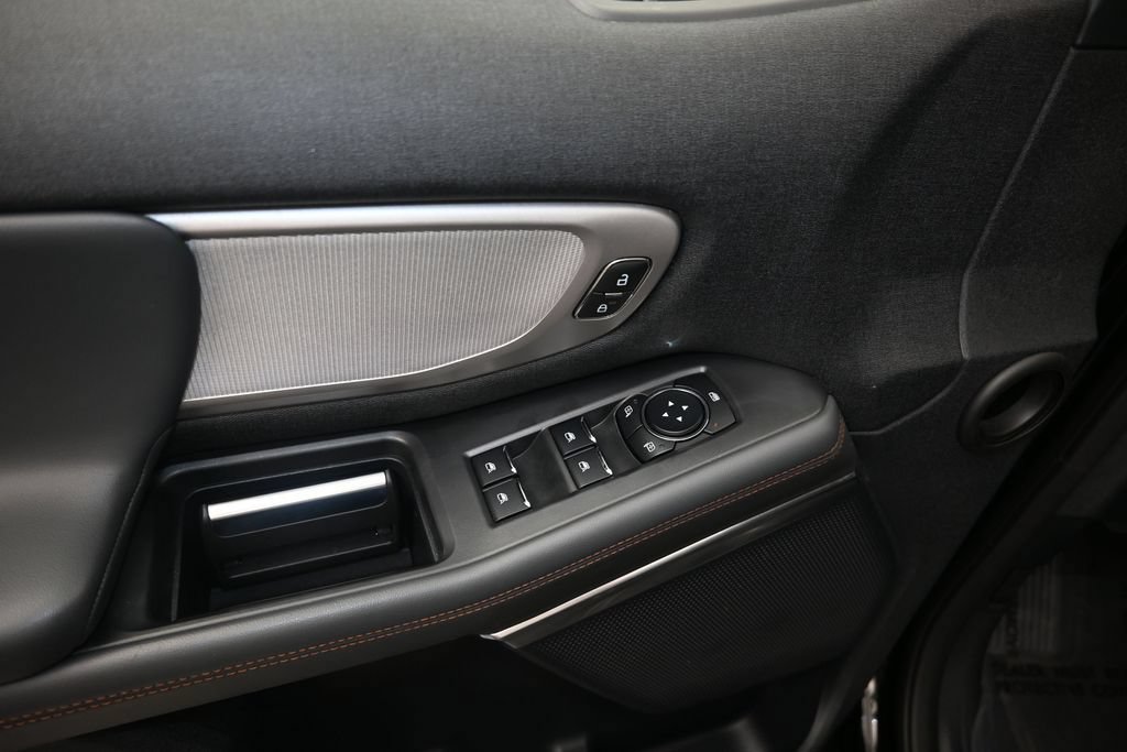 Certified 2025 Ford Expedition Active AWD/4WD image 11