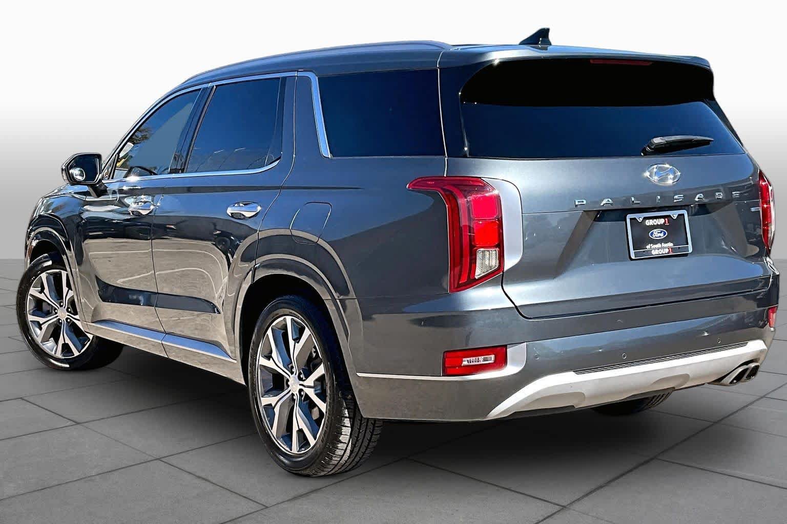 Used 2022 Hyundai Palisade Limited w/ Cargo Package AWD/4WD image 12