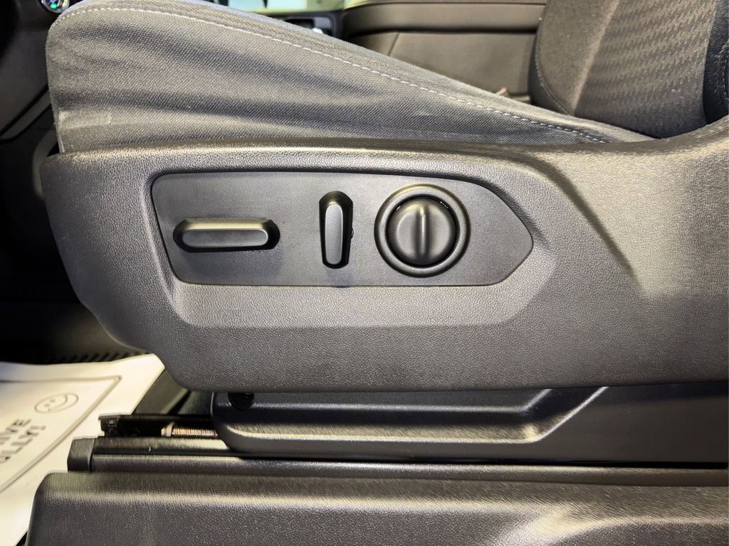 Used 2019 Chevrolet Silverado 1500 RST AWD/4WD image 29