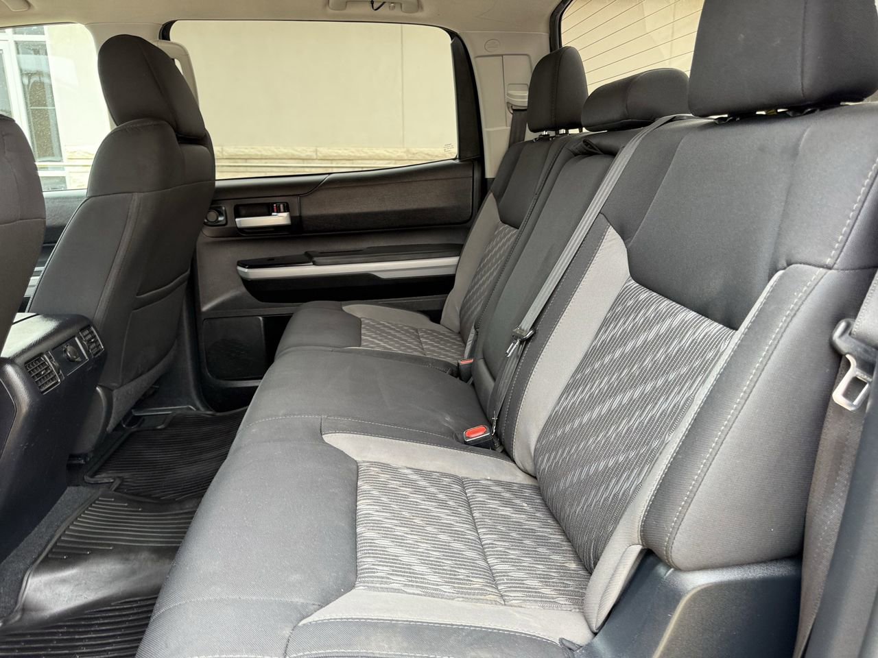 Used 2018 Toyota Tundra SR5 w/ SR5 Upgrade Package AWD/4WD image 25