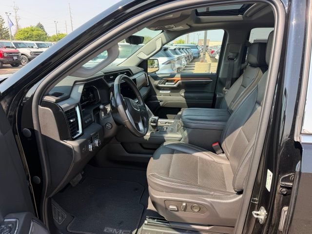 Used 2023 GMC Sierra 1500 Denali w/ Technology Package AWD/4WD image 14