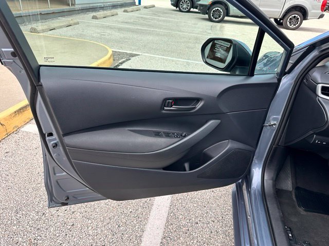 Used 2025 Toyota Corolla LE FWD image 29