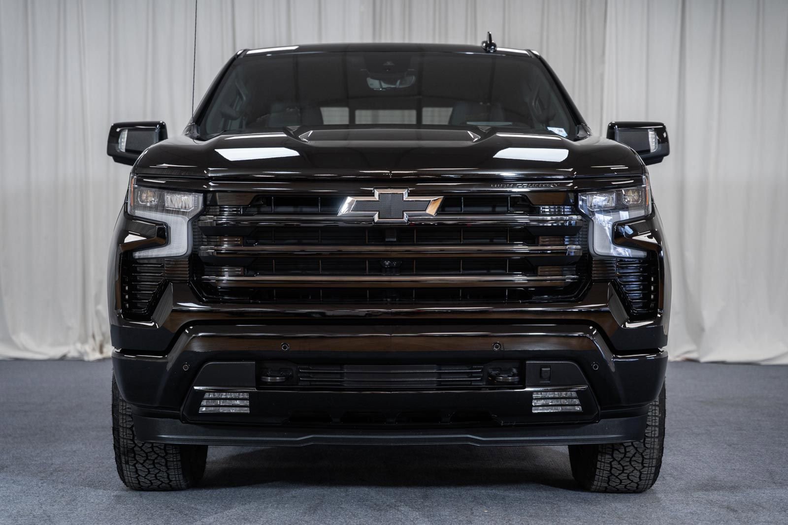 Used 2026 Chevrolet Silverado 1500 High Country w/ Midnight Edition image 2