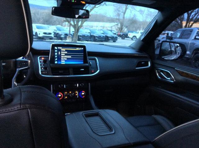 Used 2023 Chevrolet Suburban Premier image 39