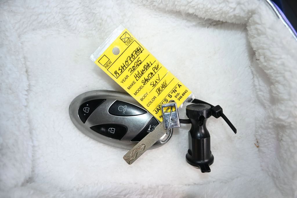Used 2025 Hyundai Santa Fe SEL FWD image 22