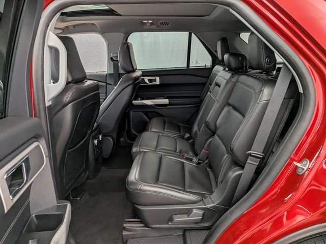 Certified 2020 Ford Explorer XLT w/ Equipment Group 202A AWD/4WD image 18
