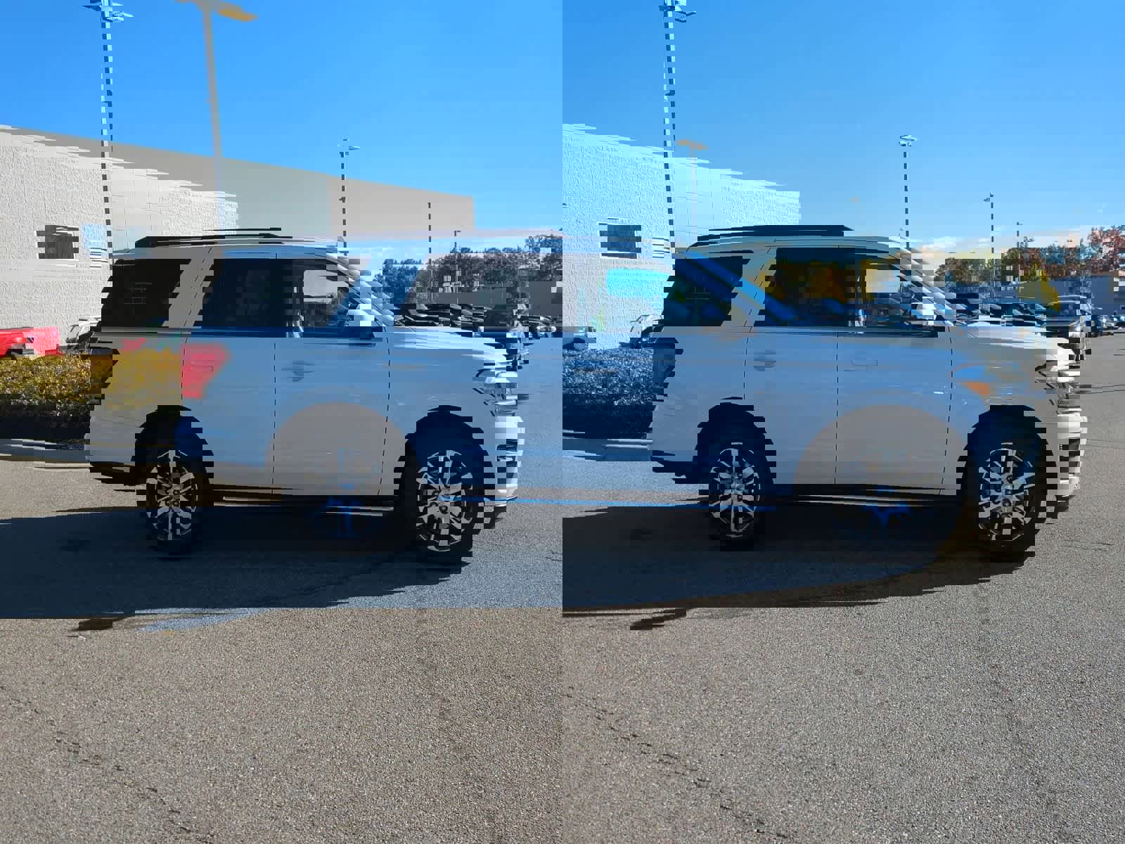 Certified 2022 Ford Expedition XLT image 9