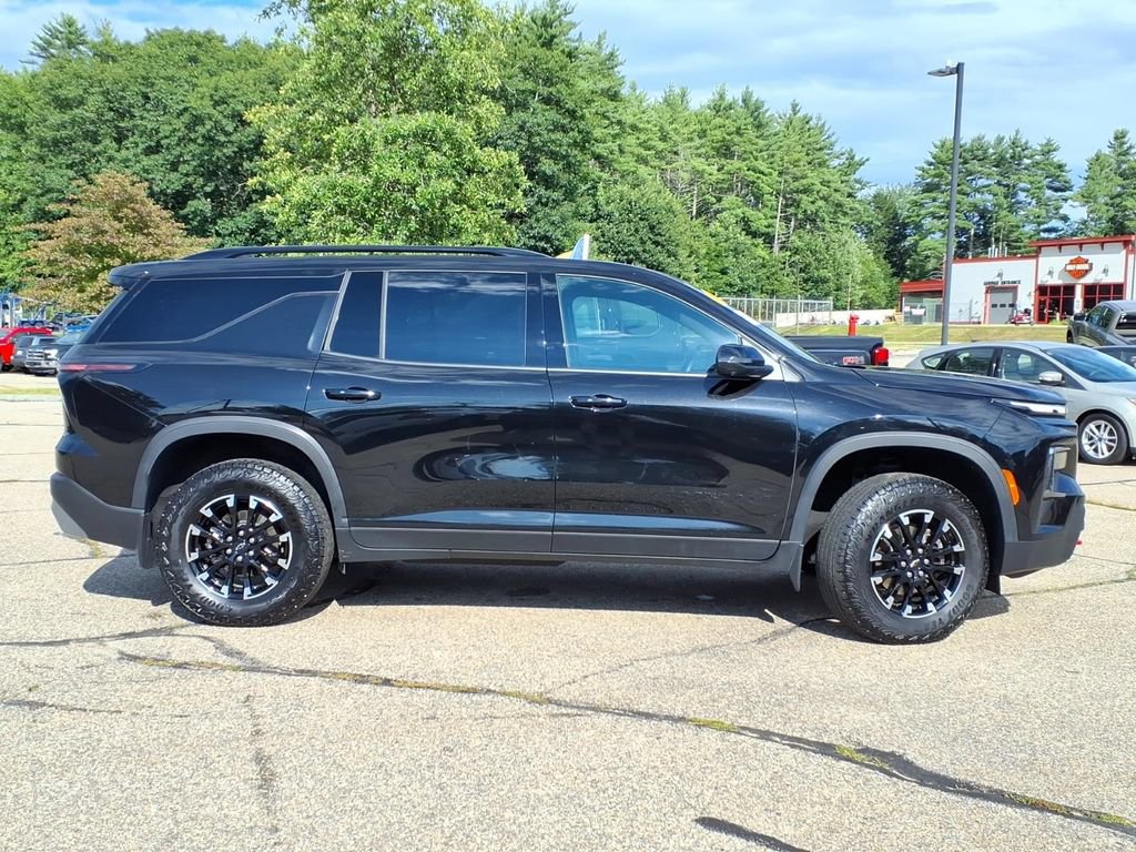 Used 2024 Chevrolet Traverse Z71 AWD/4WD image 3
