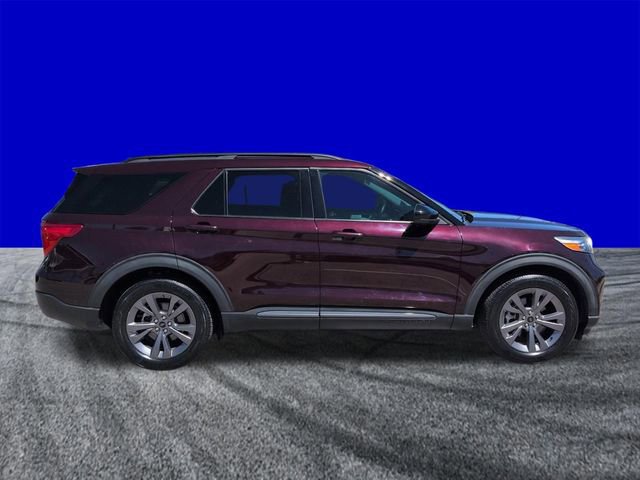 Certified 2022 Ford Explorer XLT w/ Equipment Group 202A image 6