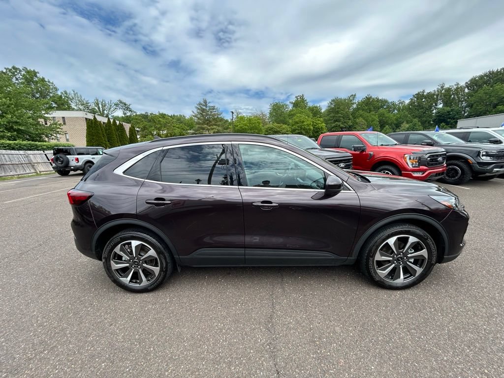 Certified 2023 Ford Escape Platinum AWD/4WD image 4