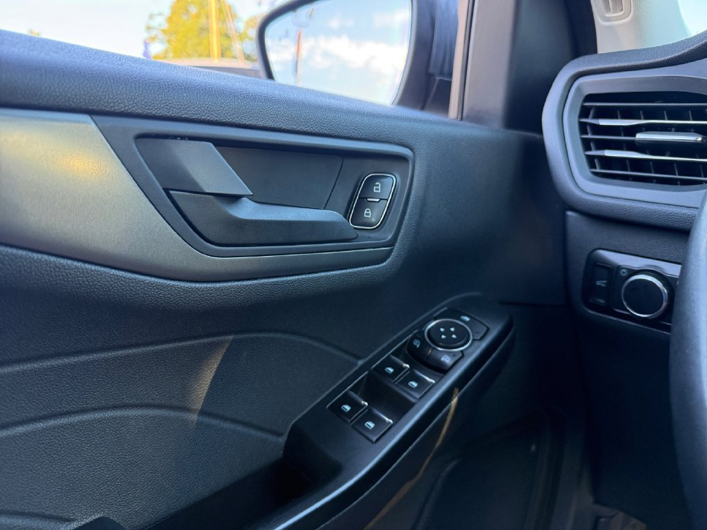 Certified 2023 Ford Escape Active AWD/4WD image 16