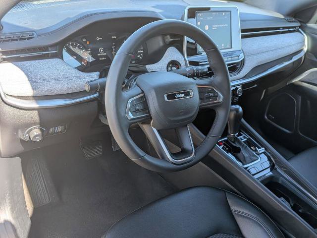Used 2025 Jeep Compass Latitude w/ Sun & Sound Group AWD/4WD image 11