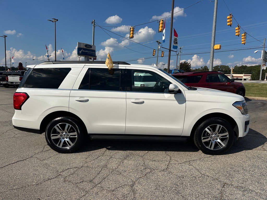 Certified 2024 Ford Expedition XLT image 2