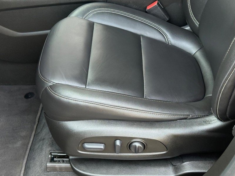 Used 2023 Chevrolet Traverse LT image 22