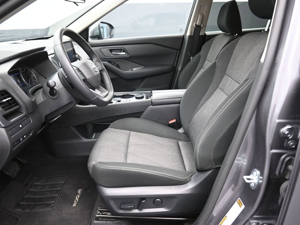 Used 2025 Nissan Rogue SV AWD/4WD image 21