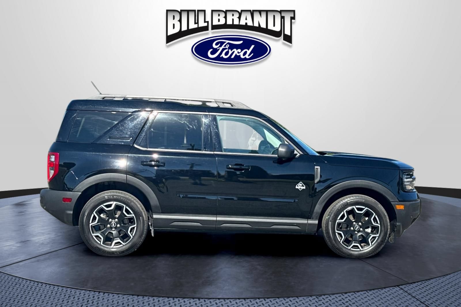 Certified 2025 Ford Bronco Sport Outer Banks w/ Outer Banks Tech Package+ AWD/4WD image 2