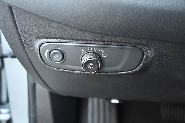 Used 2023 Chevrolet Equinox LT w/ Driver Convenience Package AWD/4WD image 33