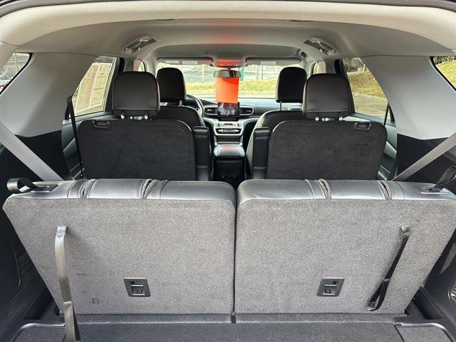 Certified 2022 Ford Explorer XLT w/ Equipment Group 202A image 18