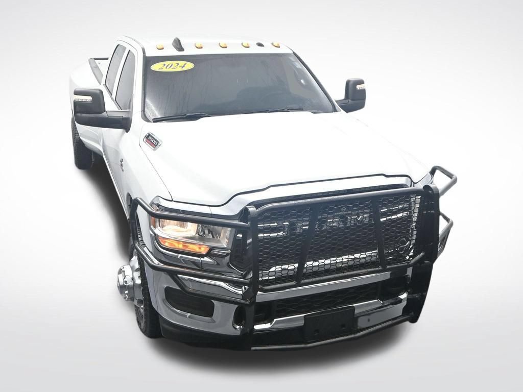 Used 2024 RAM 3500 Tradesman w/ Chrome Appearance Group AWD/4WD image 31