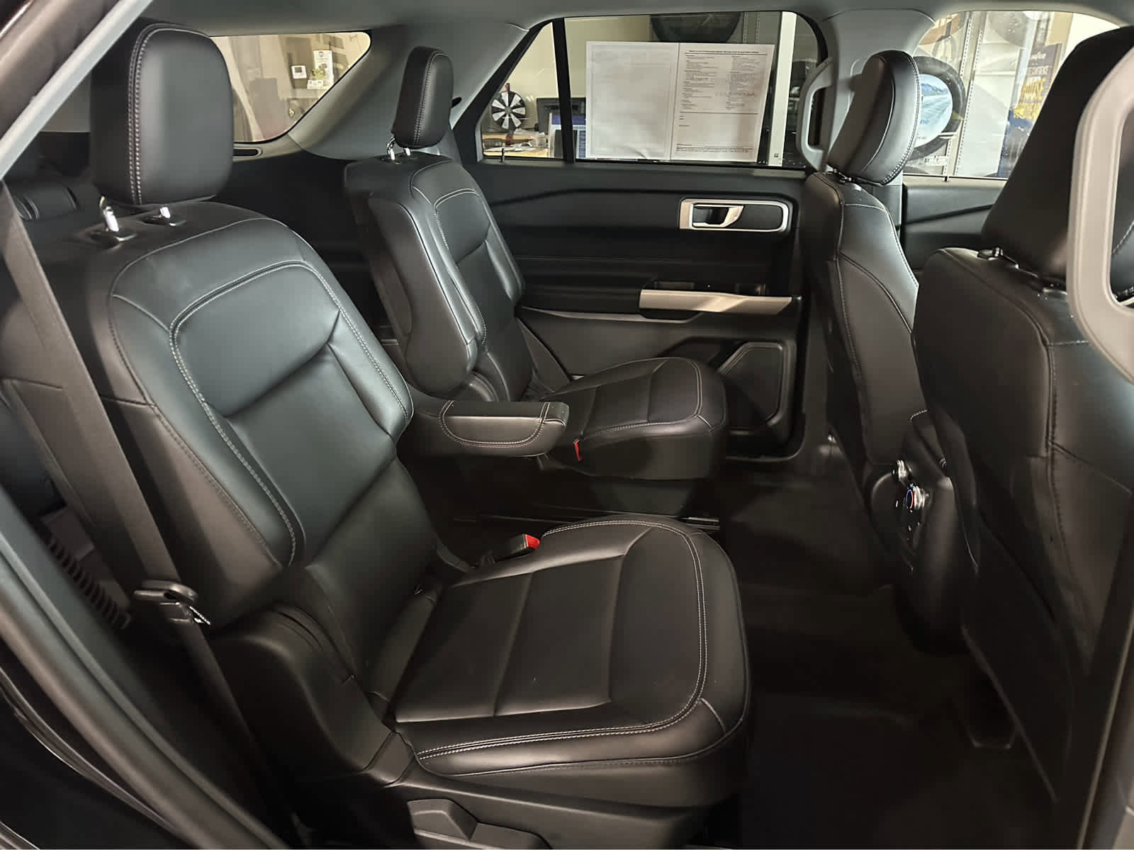 Certified 2022 Ford Explorer XLT w/ Equipment Group 202A image 36