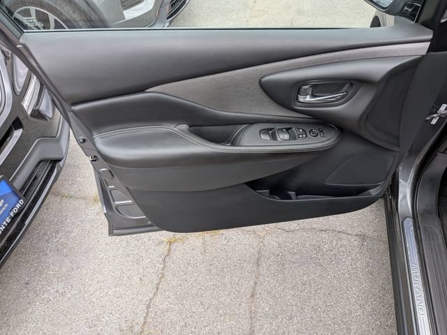 Used 2019 Nissan Murano SV w/ Premium Package AWD/4WD image 6