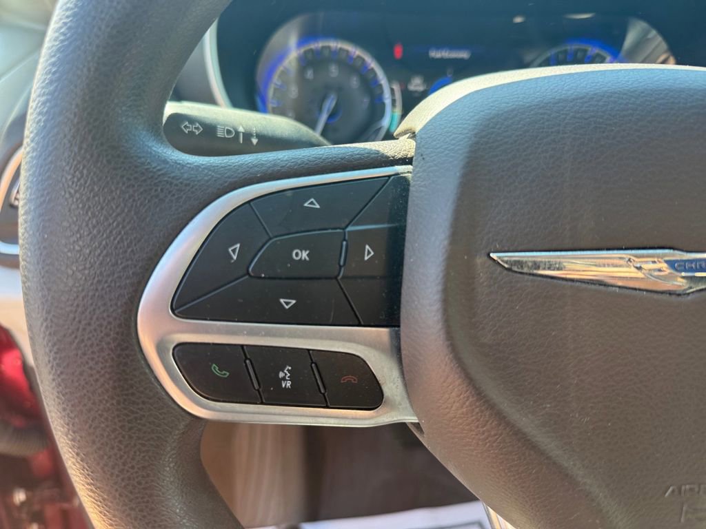 Used 2020 Chrysler Pacifica Touring w/ Advanced Safetytec Group FWD image 32
