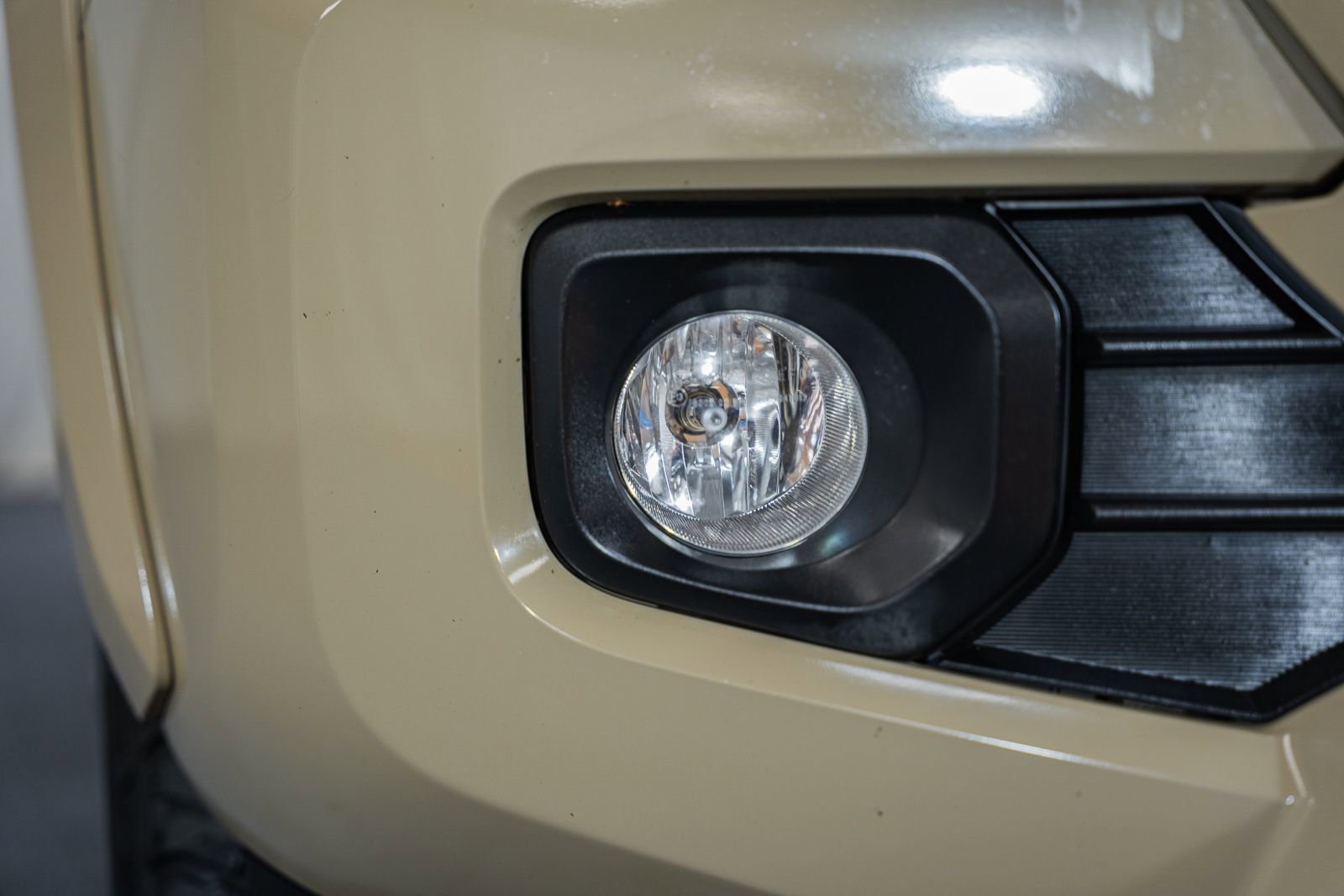 Used 2018 Toyota Tacoma SR5 AWD/4WD image 19