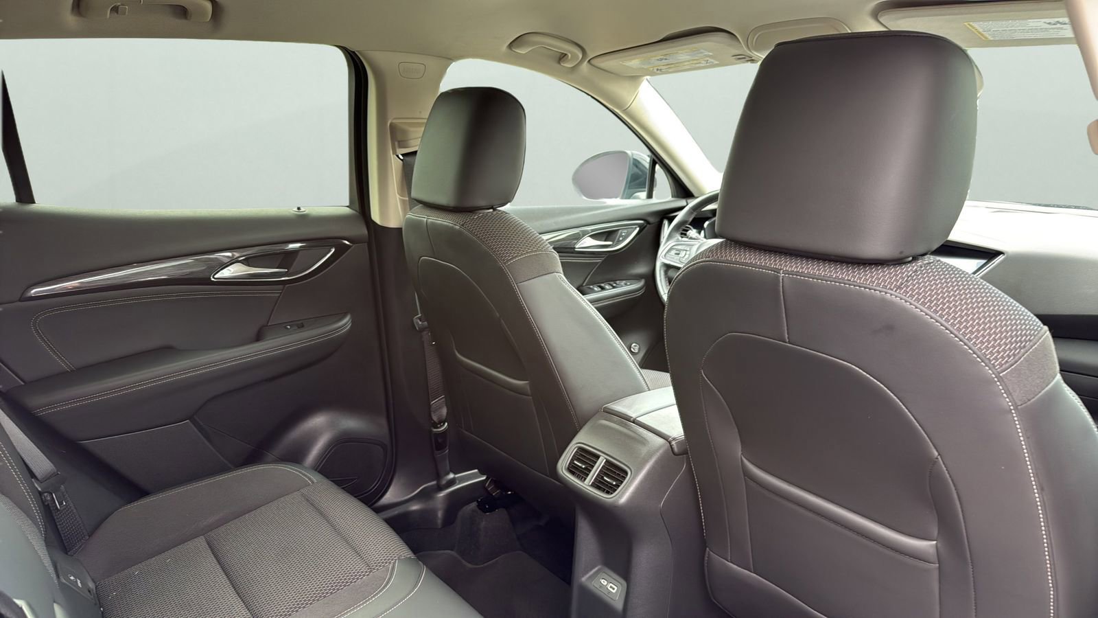 Used 2023 Buick Envision Preferred FWD image 28