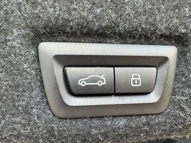 Used 2025 BMW 530i xDrive AWD/4WD image 10