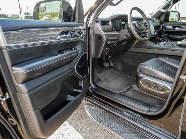 Used 2022 Jeep Wagoneer Series II AWD/4WD image 31