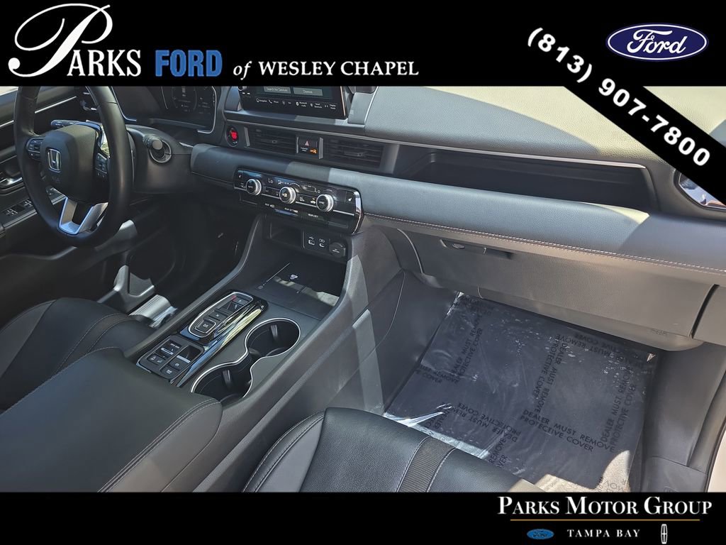Used 2023 Honda Pilot Touring image 10