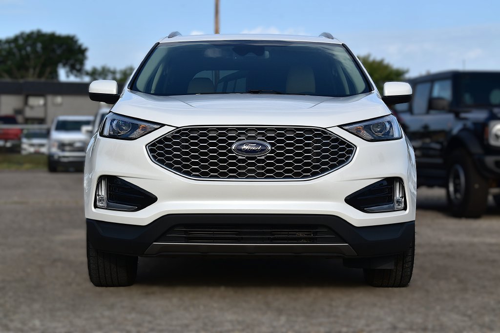 Certified 2023 Ford Edge SEL w/ Convenience Package AWD/4WD image 2