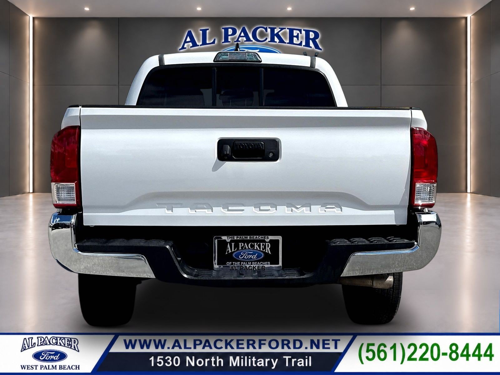 Used 2017 Toyota Tacoma SR5 w/ SR5 Appearance Package (SM) RWD image 7